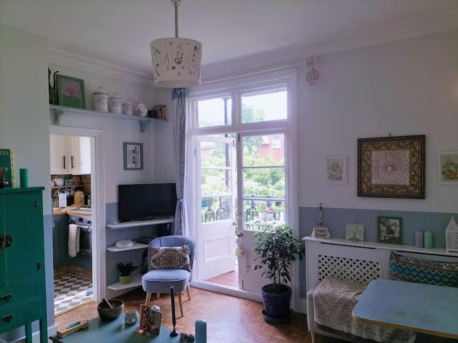 Charming London With Balcony Apartamento Exterior foto