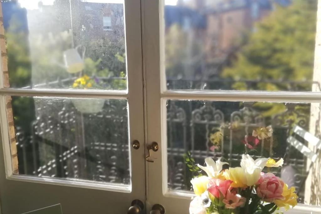 Charming London With Balcony Apartamento Exterior foto